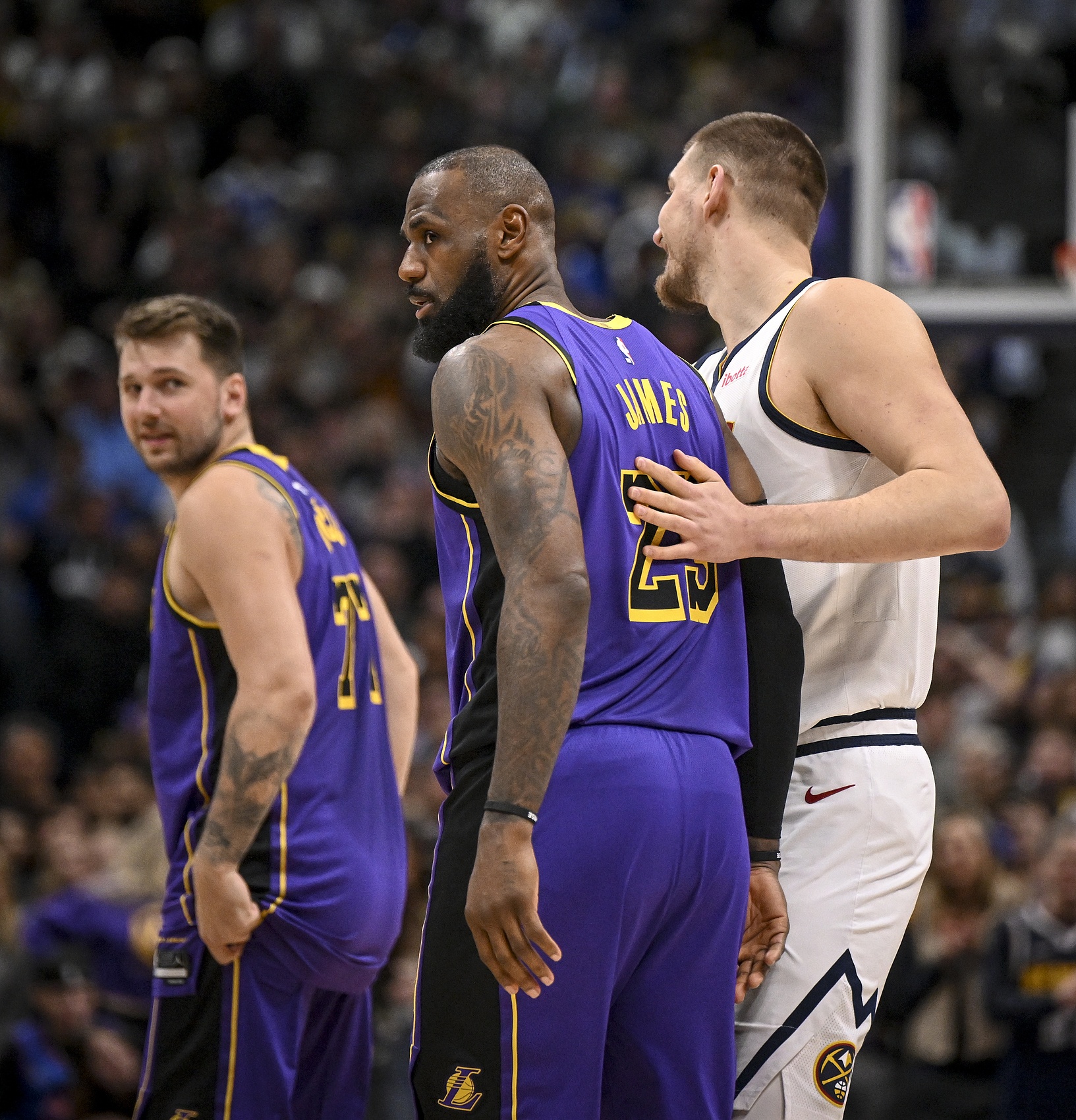 詹姆斯之后谁来搭档东契奇？浓眉二进宫？约基奇字母哥前往湖人？